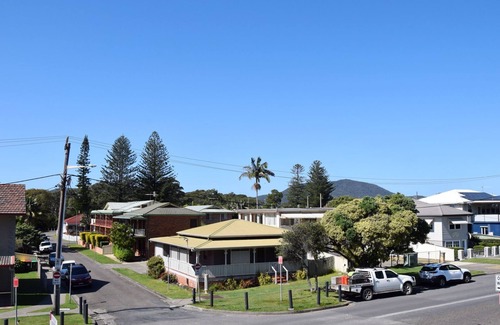 South West Rocks Apartment | Paragon Apartment 3 - walk to the beach