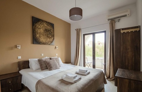 Molos Hotel | Parakladi Seaside Retreat