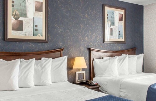 Queens Hotel | Paramount Inn
