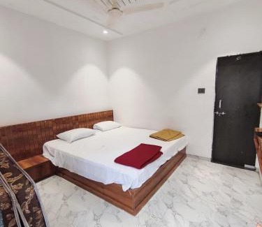 Pandharpur Hotel | Parbramha bhakt nivas