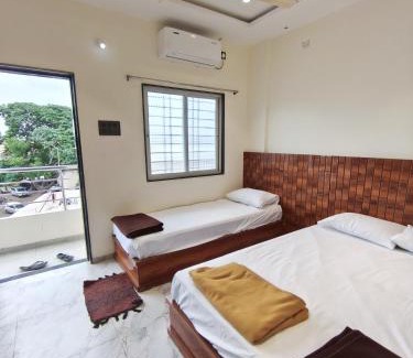 Pandharpur Hotel | Parbramha bhakt nivas