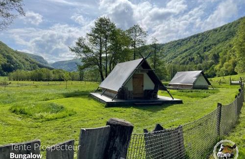 Menetrux-en-Joux House | Parc animalier du Hérisson