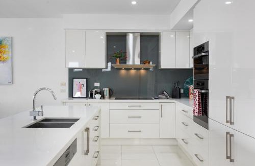 West Beach Apartment | Parea on Cavendish - Luxe Beachside Living