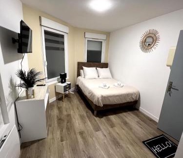 Saint-Charles du Port Apartment | Parfait F1, Entrée du Havre #2