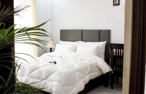 Sushant Lok Apartment | Parfait Street 2Bhk service apartment near Fortis