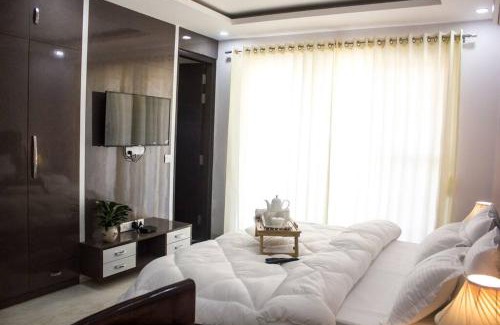 Sushant Lok Apartment | Parfait Street 3Bhk Service Apartment Near Fortis