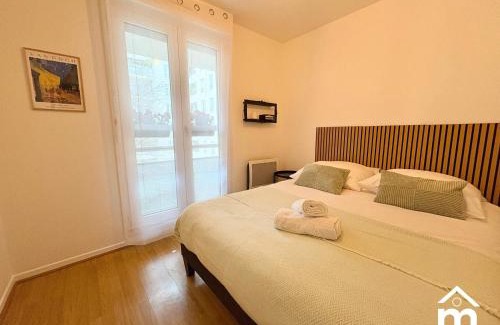 Charenton-le-Pont Apartment | Paris Bercy with car park by Melvane