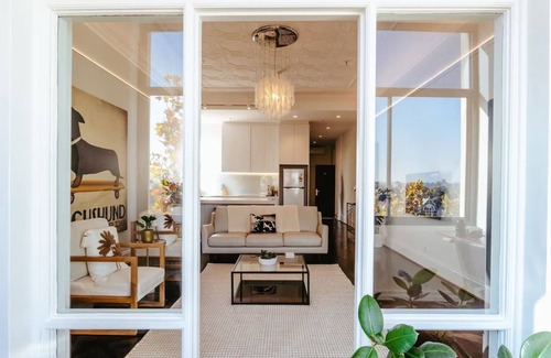 St Kilda Apartment | "Paris End" of St Kilda Apt.