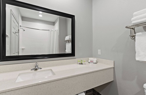 Paris Hotel | Paris Inn & Suites