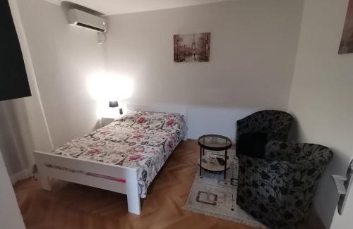 Niksic Apartment | Paris Niksic