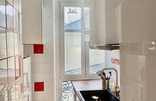 Neuilly-sur-Seine Apartment | Paris/Tour Eiffel/Louvre/Arc de Triomphe/Champs Elysées