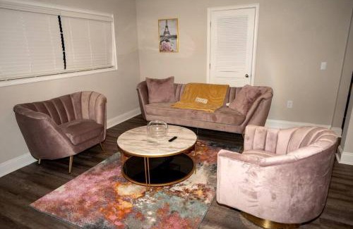 Lindridge-Martin Manor Apartment | Parisian Chic in Atlanta's Heart
