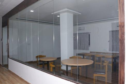 Khanivade Hotel | Parivar Comfort Luxury Rooms