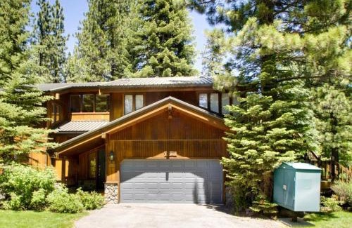 Tahoe Pines House | Park Avenue Tahoe Lodge