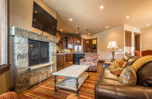 Park City House | Park City Townhome with Views - Walk to Gondola!