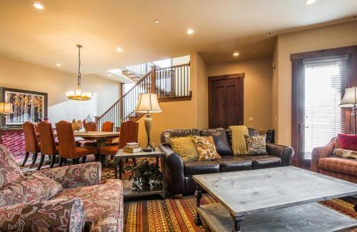 Park City House | Park City Townhome with Views - Walk to Gondola!