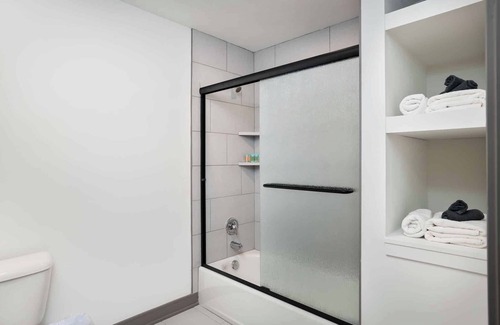 Parkville Apartment | Park House on Main