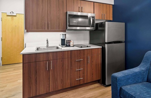 Rutland Hotel | Park Inn by Radisson, Kelowna
