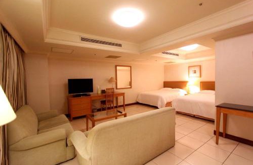 West District Hotel | Park Lane Inn