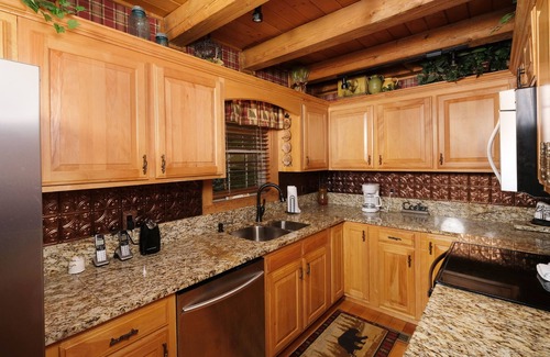 Wears Valley Cabin | Park Paradise: Your Smoky Mountain Sanctuary is Calling!