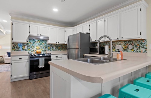 Richmond Apartment | Park Place #4 - Stylish Apartment Located Across From Park