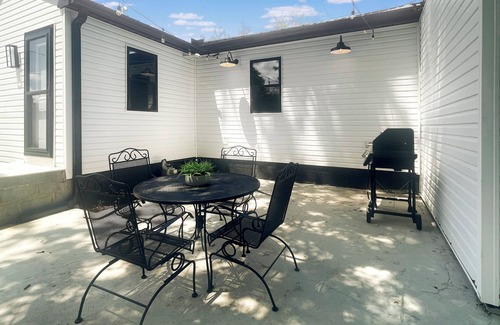 Casey House | Park Place .5mi from Downtown