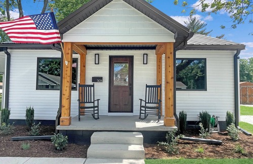 Casey House | Park Place .5mi from Downtown