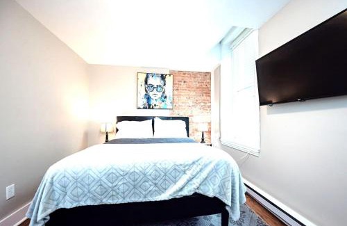 Wilmington Apartment | Park Place- cozy modern space fully updated fast WiFi good coffee and easy parking