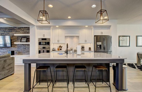 Warm Springs Villa | Park Place is a new, modern and sophisticated townhome in desirable Harris Ranch with use of community pool near Bown Crossing, Barber Park, Greenbelt and foothills trails, hike or float the river or ride the greenbelt from here