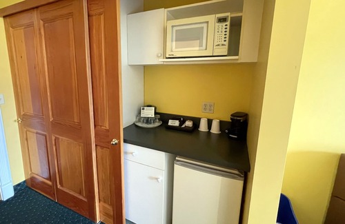 East Kootenay Hotel | Park Place Lodge