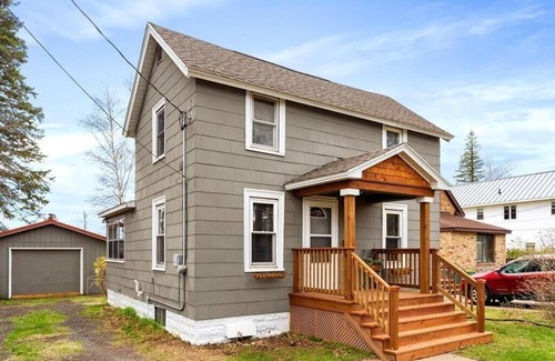 Duluth House | Park Point summer house near the beach