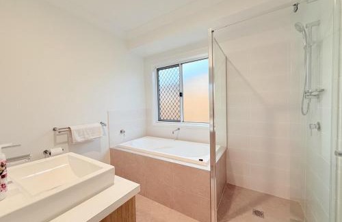 Park Ridge Villa | Park Ridge Retreat 4BR 2Bath with Outdoor