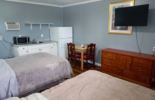 Otonabee-South Monaghan Hotel | Park Side Motel