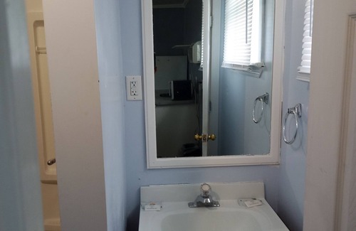 Otonabee-South Monaghan Hotel | Park Side Motel