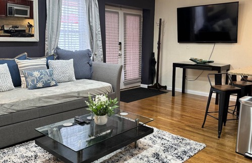 Union City Apartment | Park View - Apt 1 - 3 Bedroom - 15 Mins to NY