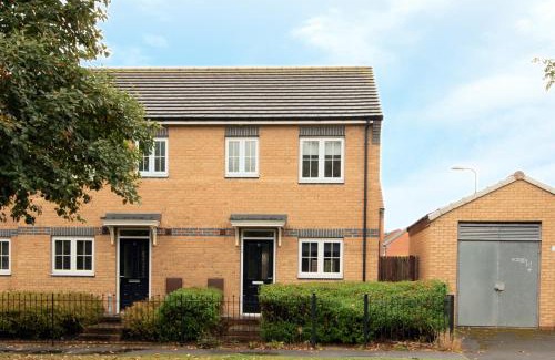 Billingham Apartment | Park View - Stunning 2 bedroom house, both en-suite, 2 parking
