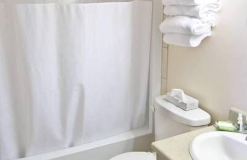 Winnipeg Hotel | Park West Inn