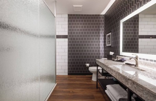 Parker Hotel | Parker CO Stay | 1 Unit | Near Mainstreet Attractions