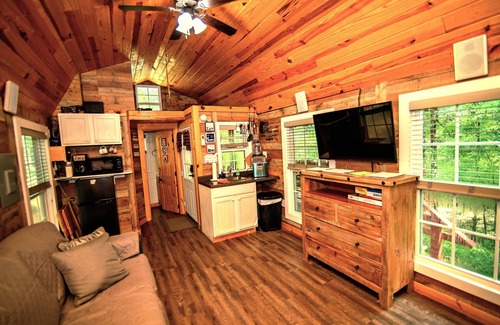 Murfreesboro Cabin | Parker Creek Bend Cabins