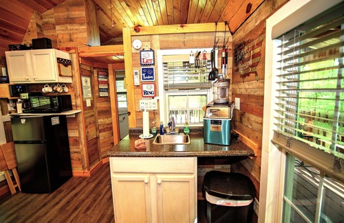 Murfreesboro Cabin | Parker Creek Bend Cabins