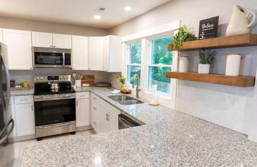 Fairview House | Parker House - 15 mins to Downtown Asheville