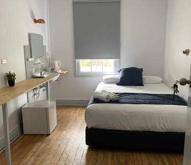 Parkes Hotel | Parkes Hotel