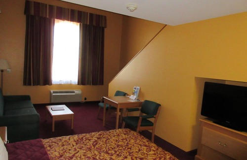 Warsaw Hotel | Parkfield Inn