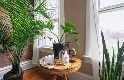 Victorian Village House | Parking Free – King Bed – Short North – Convention