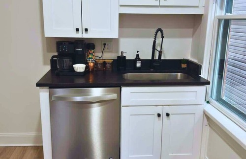 Victorian Village House | Parking Free – Short North – Convention – King Bed
