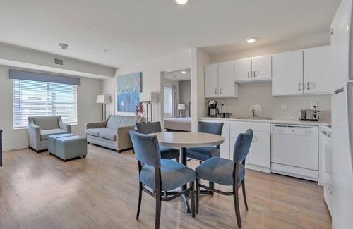 Far North Central Apartment | Parking I Properties by Preston I Comfy 2 Bed Apt