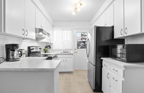 LaSalle Apartment | Parking included, Spacious 3 bedrooms