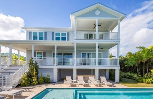 Key West House | Parking, Pool & Dock - Evershore House