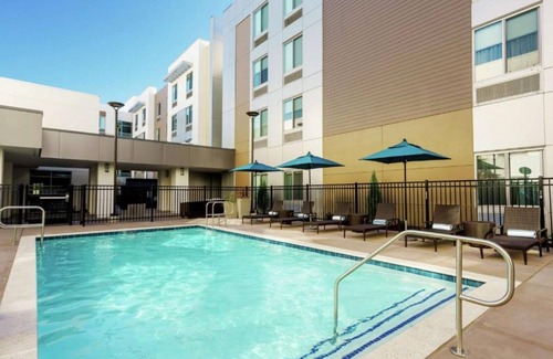 Alviso House | Parks, business, and family days near San Francisco