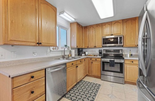 Taylorsville House | Parkside 4BR Retreat, Family Friendly